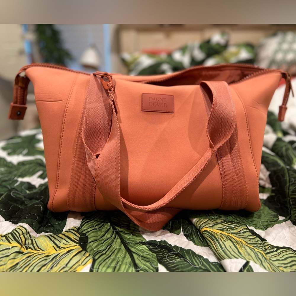 Dange Dover medium Landon Carryall in Coyote.